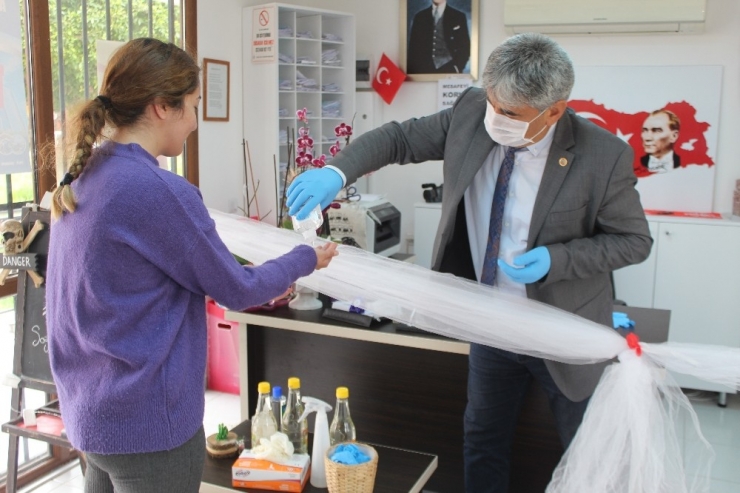 Muhtarın Portakallı, Tül Perdeli, Kolonyalı, Maskeli ’Korona’ Önlemi