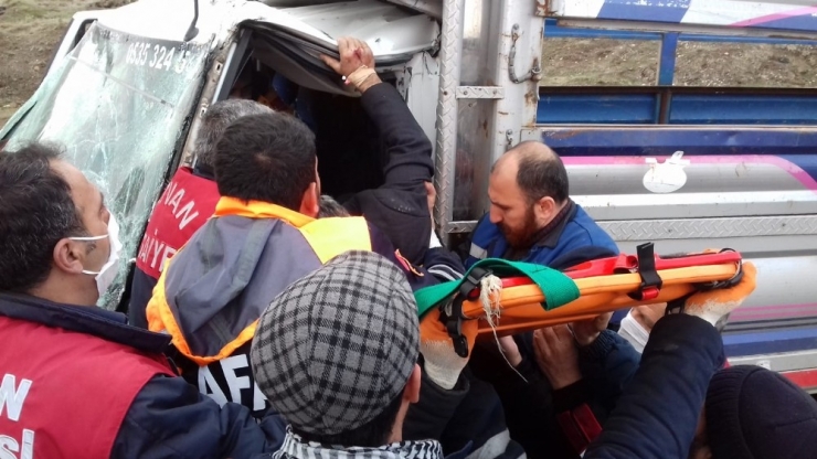 Tatvan’da Trafik Kazası: 1 Yaralı