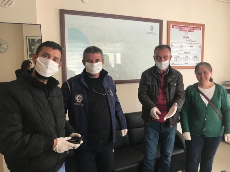 Cadde Bulduğu Cüzdanı Sahibine Ulaştırdı