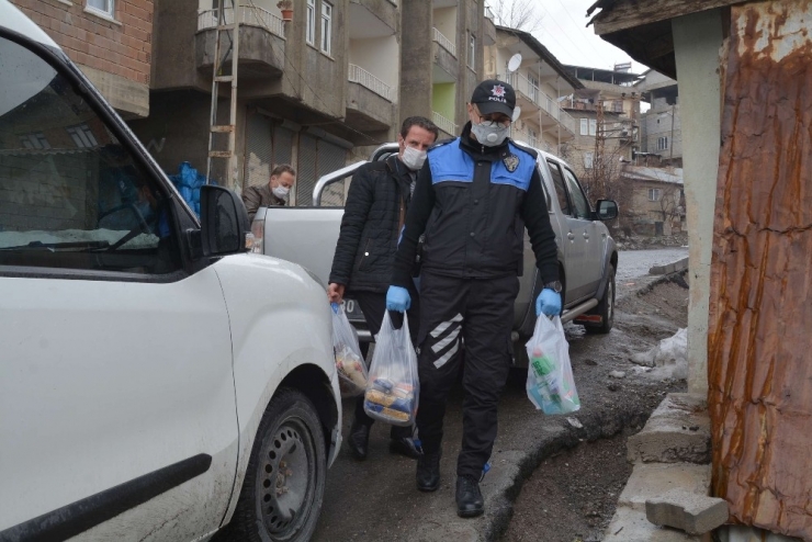Hakkari’deki Yaşlılar ‘Vefalı’ Ellere Emanet