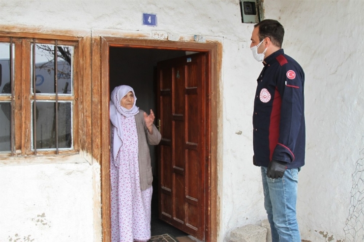 Yaşlılar ‘Vefalı’ Ellere Emanet