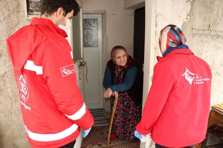 Vefa Grubu Çalışıyor, 1200 Yaşlıya Hizmet Verildi