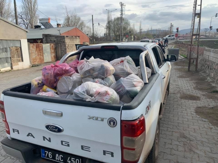Tuzluca Belediyesi’nden Yaşlı Ve İhtiyaç Sahibi Kişilere Gıda Yardımı
