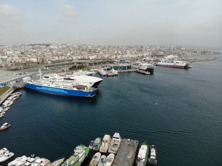 Yenikapı İskelesinde Korona Virüs Sessizliği