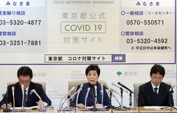 Tokyo Valisi Koike, "Evde Kal" Çağrısı Yaptı, Marketlerde Uzun Kuyruk Oluştu