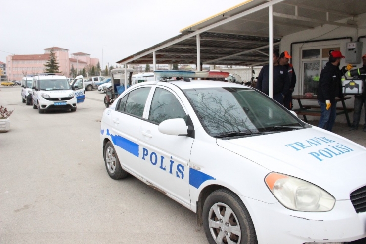 Karaman’da Polis Araçları Korona Virüsüne Karşı Dezenfekte Edildi