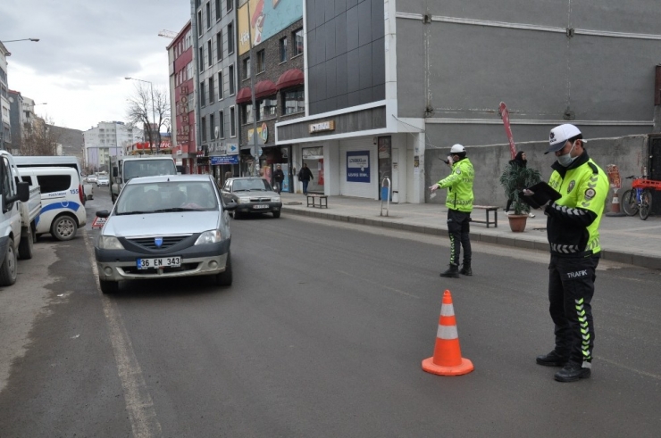 Kars’ta Trafik Ekiplerinden Korona Virüs Tedbiri