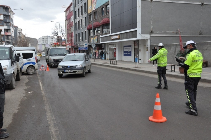 Kars’ta Trafik Ekiplerinden Korona Virüs Tedbiri