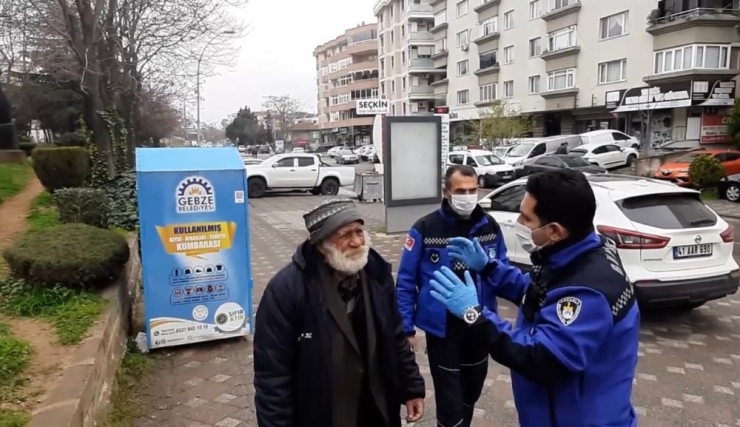 Barınma Evi’ne Gitmek İstemeyen İsmail Amca Zabıta Ekiplerini Dakikalarca Uğraştırdı