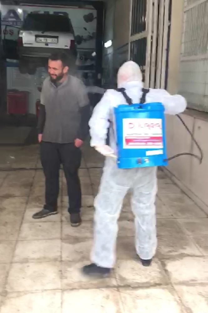 Ekipler Vatandaşları Da Dezenfekte Etti