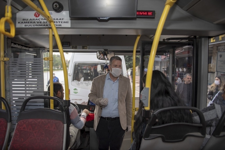 Mersin’de Zabıta Ekipleri Korona Virüsüne Karşı Toplu Taşıma Araçlarını Denetleyior