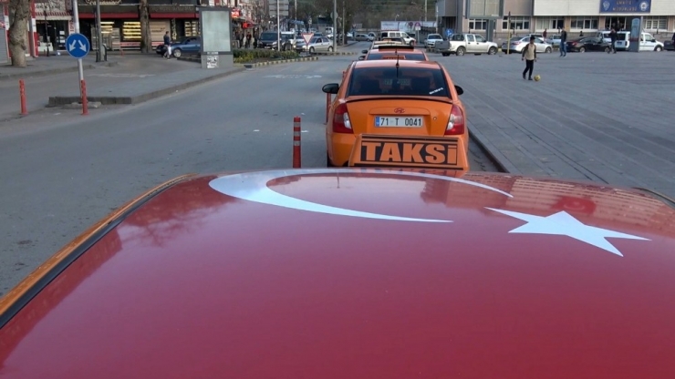 Taksicileri ’Korona Virüs’ Vurdu