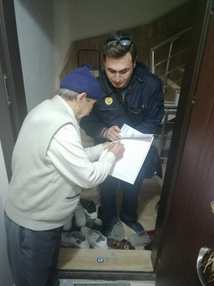 Ortaca Ptt 65 Yaş Üstü Emeklilerin Maaşını Evlerine Götürüyor
