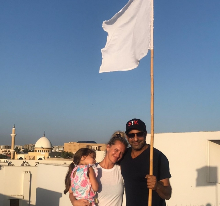 Pakistan Halkından Sağlık Çalışanlarına Beyaz Bayraklı Destek