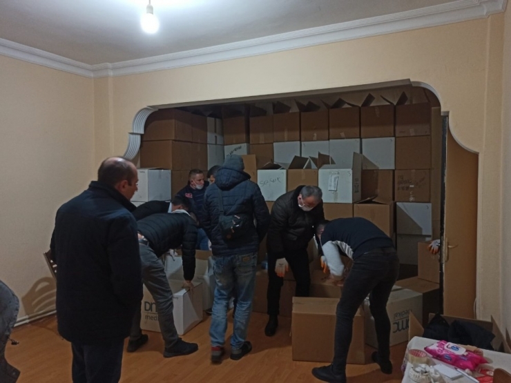 Pendik’te Maske Stokçularına Büyük Darbe