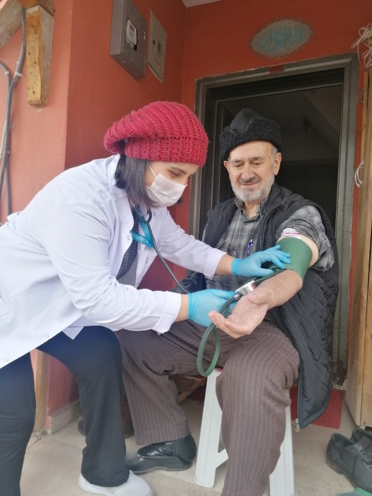 Sağlık Ekipleri Posof’ta Evleri Dolaşıyor