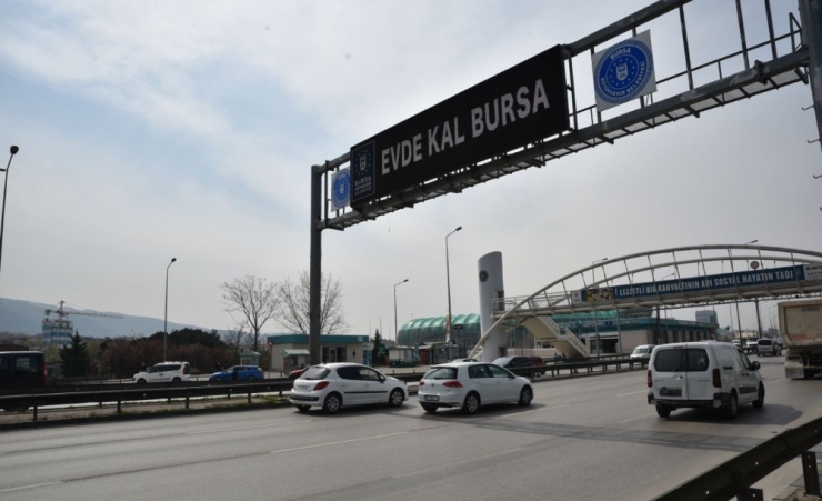 Tüm Işıklar "Evde Kal" Diyor