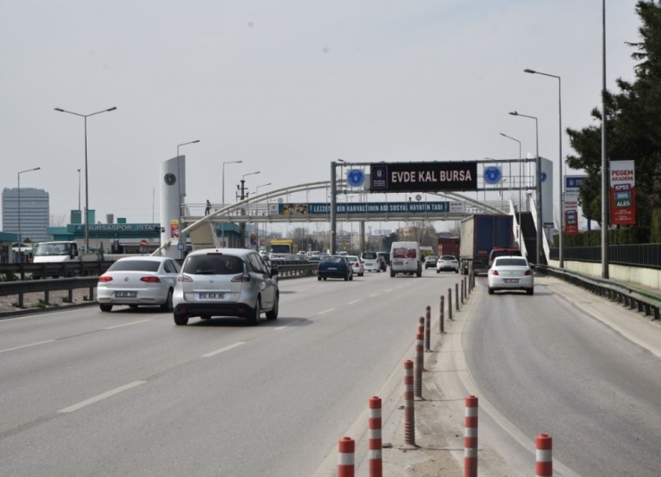 Tüm Işıklar "Evde Kal" Diyor