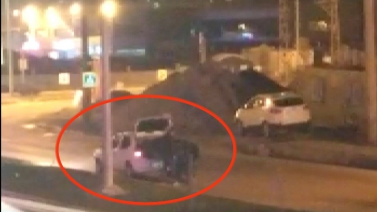 Samsun’da 2 Kişi Tarafından Dövülerek Aracın Bagajına Koyulan Genci Polis Kurtardı