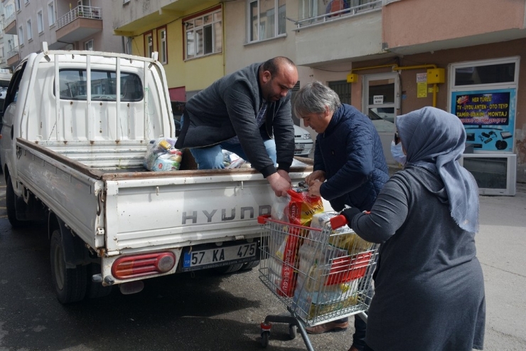 Sinop’ta 30 Aileye Yaşam Destek Kolisi