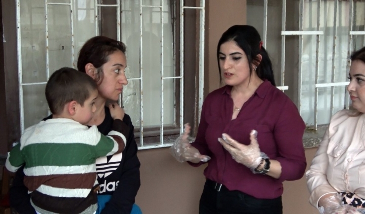 Sosyal Medyada Bir Araya Geldiler, İyilik Meleği Oldular