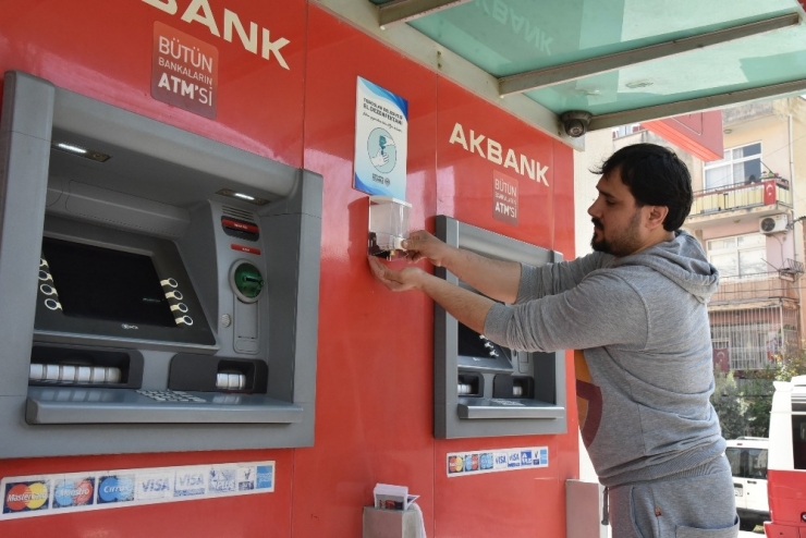 Toroslar’da Banka Atm’lerine Dezenfektan Ünitesi Yerleştirildi