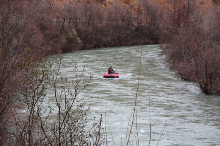 Kayıp Uzman Çavuş Güneş İle Gülistan Doku’yu Arama Çalışmaları Sürüyor