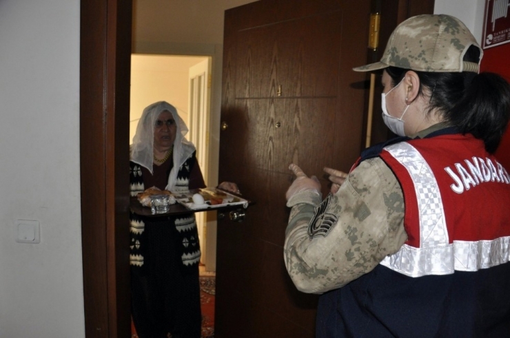 Tunceli’de 65 Yaş Üstü Vatandaşların Evlerine Kahvaltı Servisi