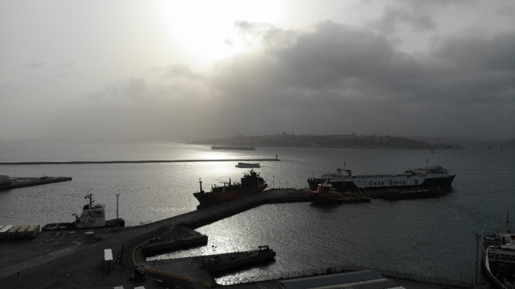 Mürettebatının Karantinaya Alındığı Gemi Havadan Görüntülendi