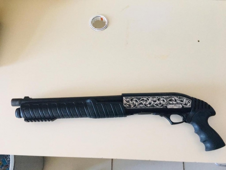 Uyuşturucu Suçundan Aranan Şüpheli Ruhsatsız Silahla Yakalandı