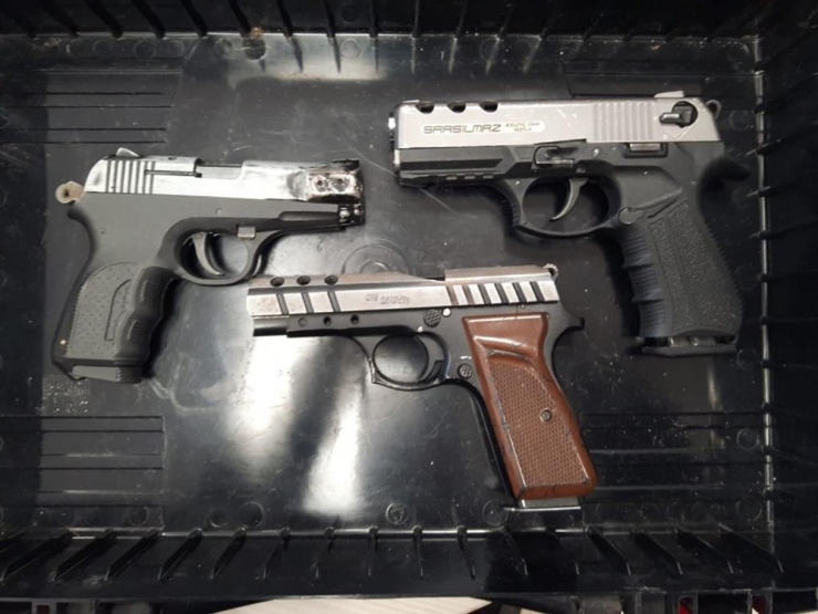 Uyuşturucu Suçundan Aranan Şüpheli Ruhsatsız Silahla Yakalandı