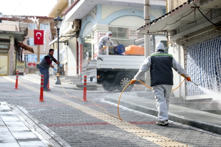 Burdur’da Sokaklar Dezenfekte Edildi