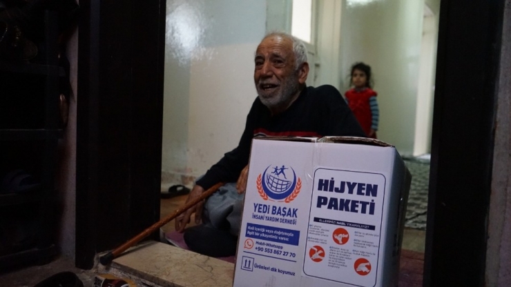 Yedi Başak’tan Vatandaşlara Gıda Ve Hijyen Paketi