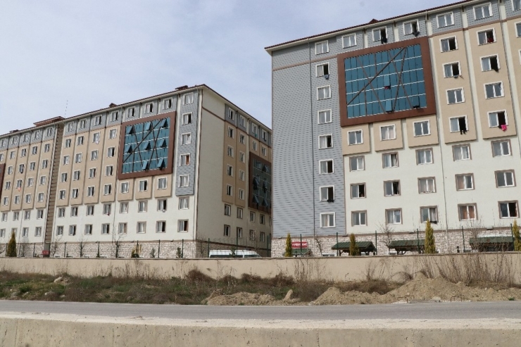 Havaalanındaki Yabancılar Karabük’te Yurtlara Yerleştirildi