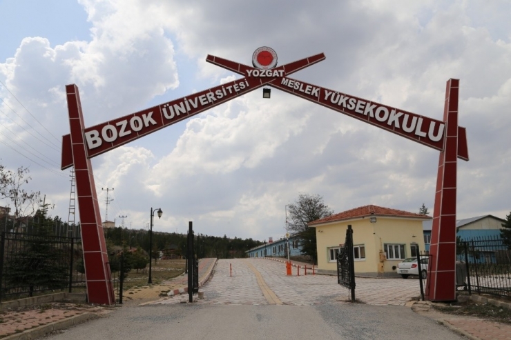 Koruyucu Yüz Siperliği Üretiliyor