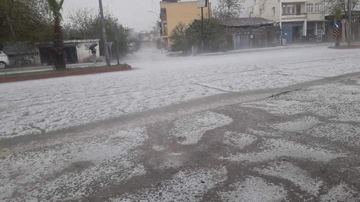 Adana’da Dolu Yağışı Hayatı Olumsuz Etkiledi