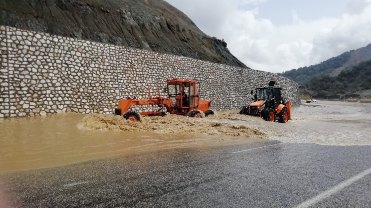 Adıyaman’da Sel Yıktı Geçti