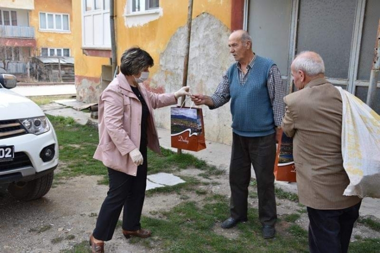 Daday Kaymakamlığı Maske, Kolonya Ve Broşür Dağıttı