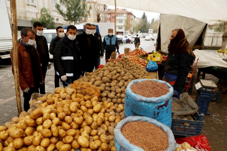 Büyükşehir Belediyesi Semt Pazarlarını Denetledi