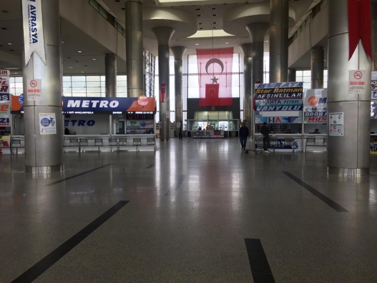 Yolculuk Kısıtlamasından Sonra Firmalar Seferlerini İptal Etti