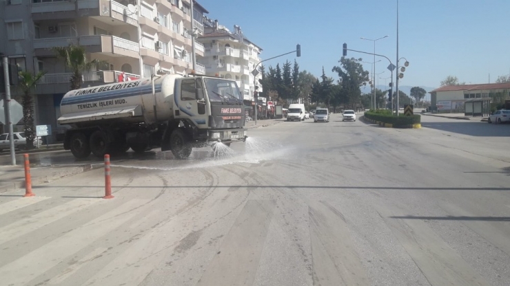 Finike’de Hijyen Çalışmaları Sürüyor