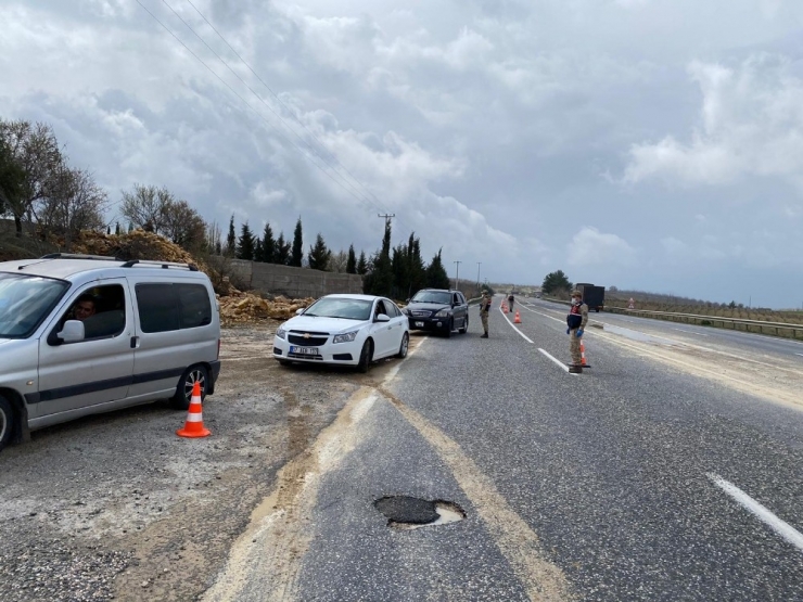 Jandarma Önce Uyardı Sonra Ceza Kesti