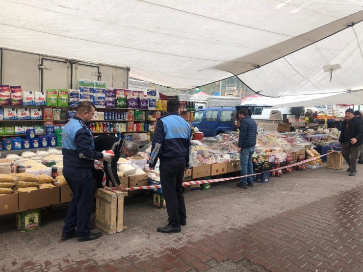 Halk Pazarında 3 Metre Kuralı Uygulaması Başladı