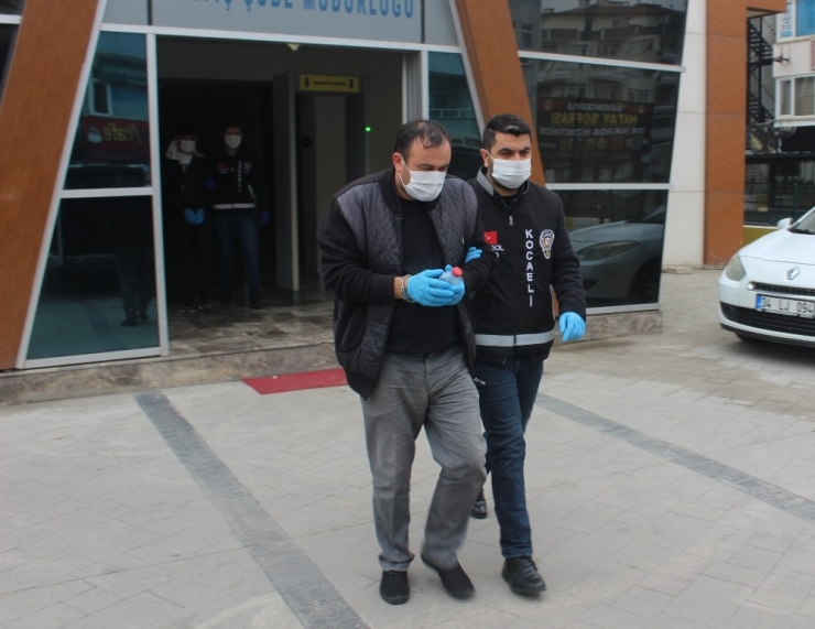 Sokağa Çıkmaları Yasaklanan Yaşlı Vatandaşları Dolandıran Sahte Polis Ve Savcılar Yakalandı