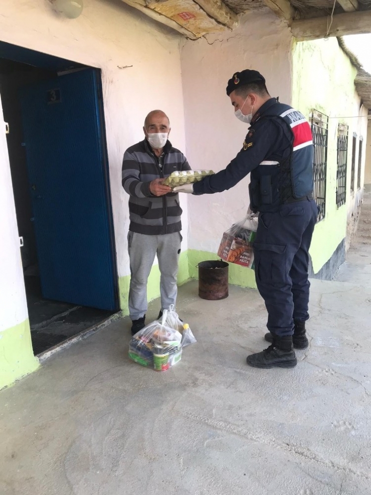 Konya’da Her Gün 2 Bin 500 Kişiye Yardım Ulaştırılıyor