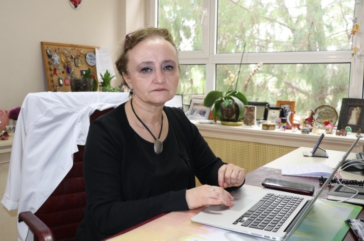 Bilim Kurulu Üyesi Prof. Taşova: "Adana Gibi Sıcak İllerde Virüs Daha Çabuk Kırılabilir"