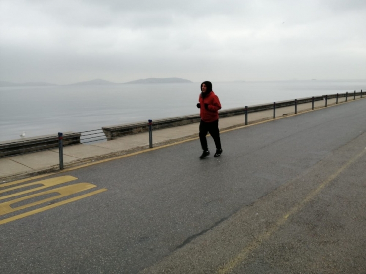 Korona Virüse Aldırmayan Vatandaşlar Yine Caddebostan Sahili’ne Gitti