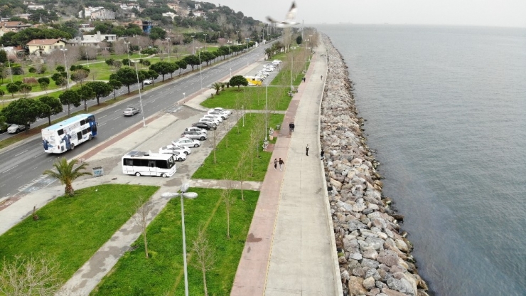 Korona Virüs Tehlikesi Aldırmadan Sahilde Gezen Vatandaşlar Havadan Görüntülendi