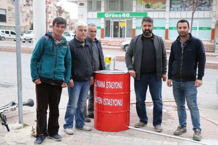 Kırşehirli Esnaf, Sokak Ortasına Dezenfekte İstasyonu Kurdu
