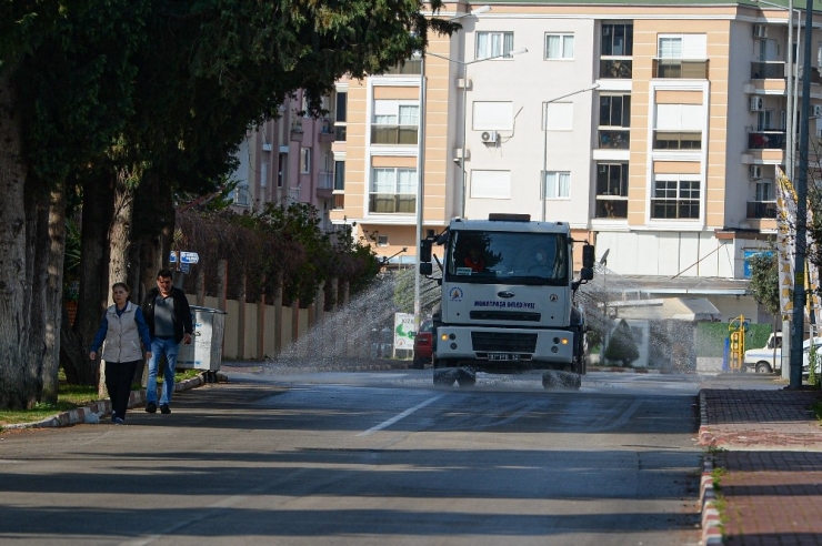 Muratpaşa’da Beş Mahallede Dezenfekte Çalışması